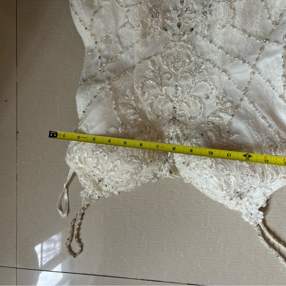 Signature by Justin Alexander White Lace Dress - Picture 3 of 14